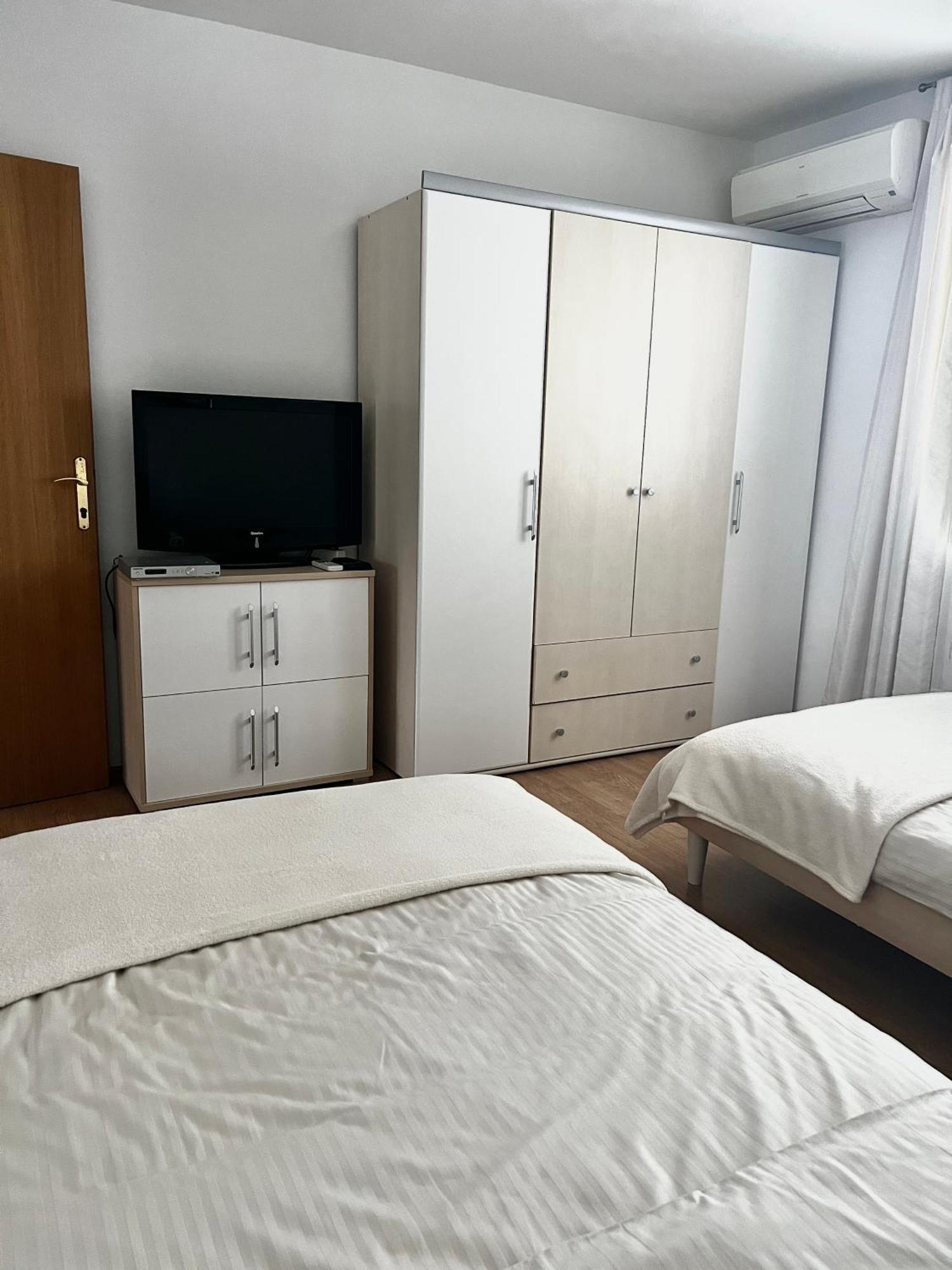 D.O.O. Yury Apartment Трогир Экстерьер фото